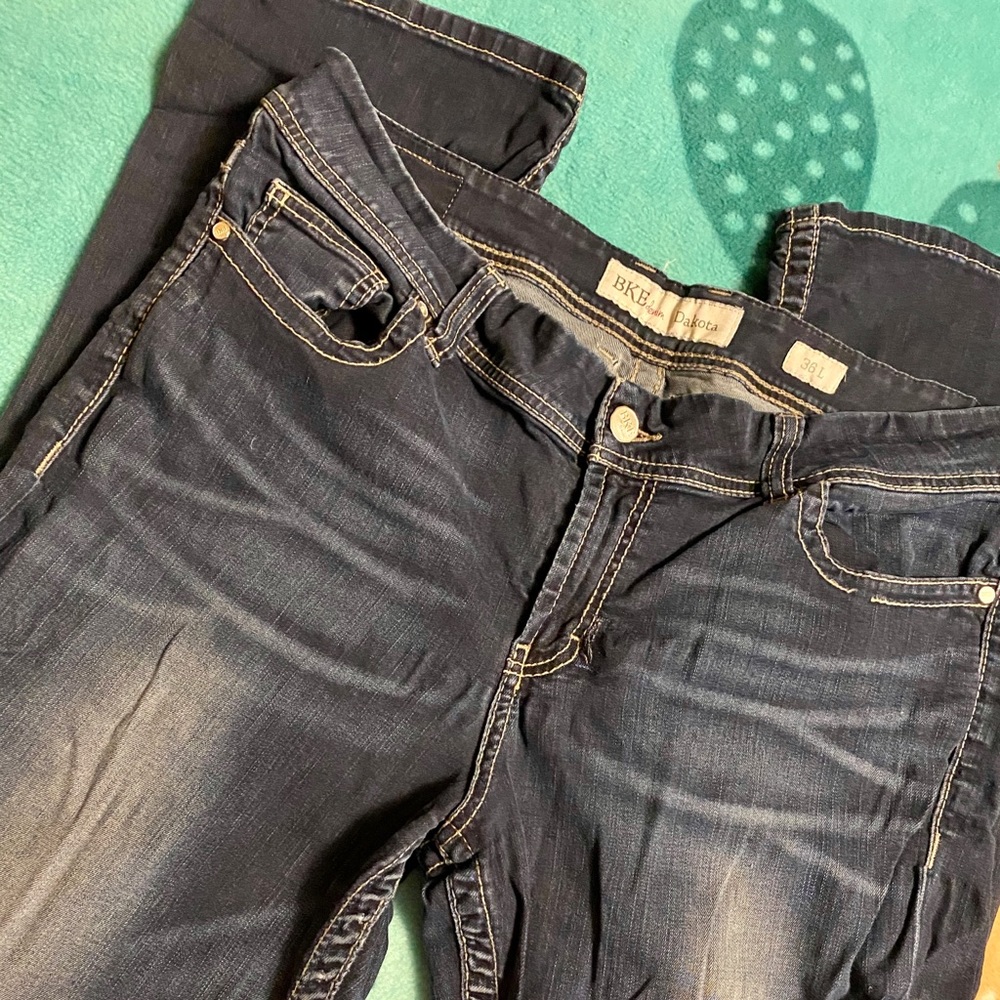 Women’s Buckle brand jeans